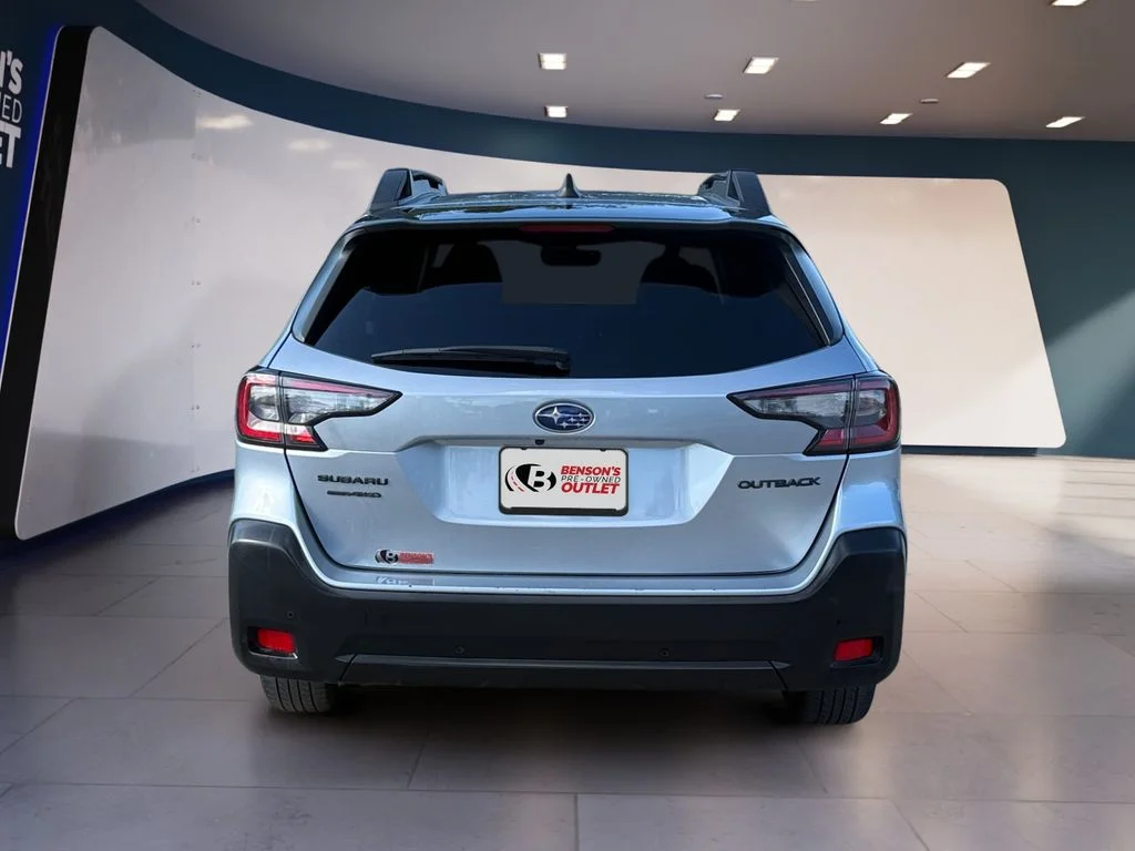Used 2025 Silver Subaru Onyx Edition image 4