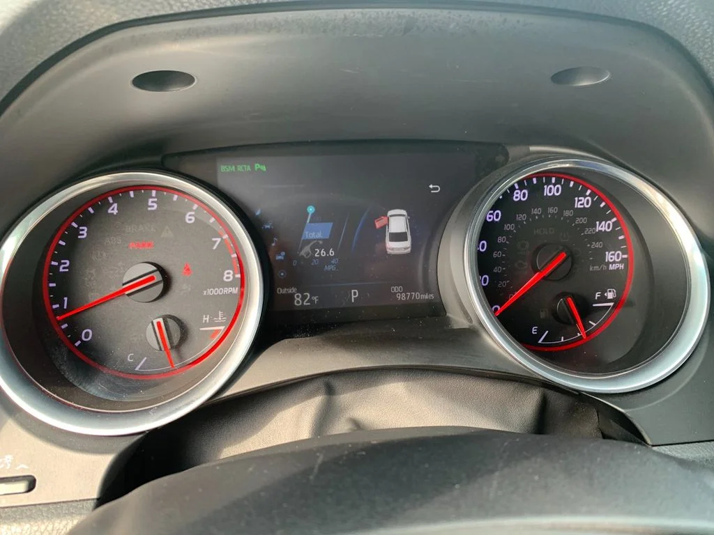 Used 2018 Gray Toyota XSE V6 image 27