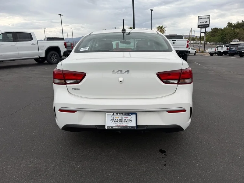 Used 2022 Clear White Kia LX image 4