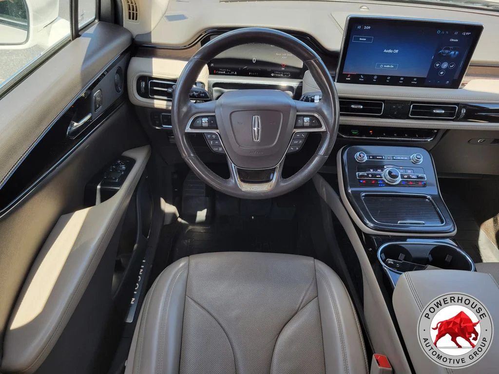 Used 2022 White Lincoln Reserve image 19