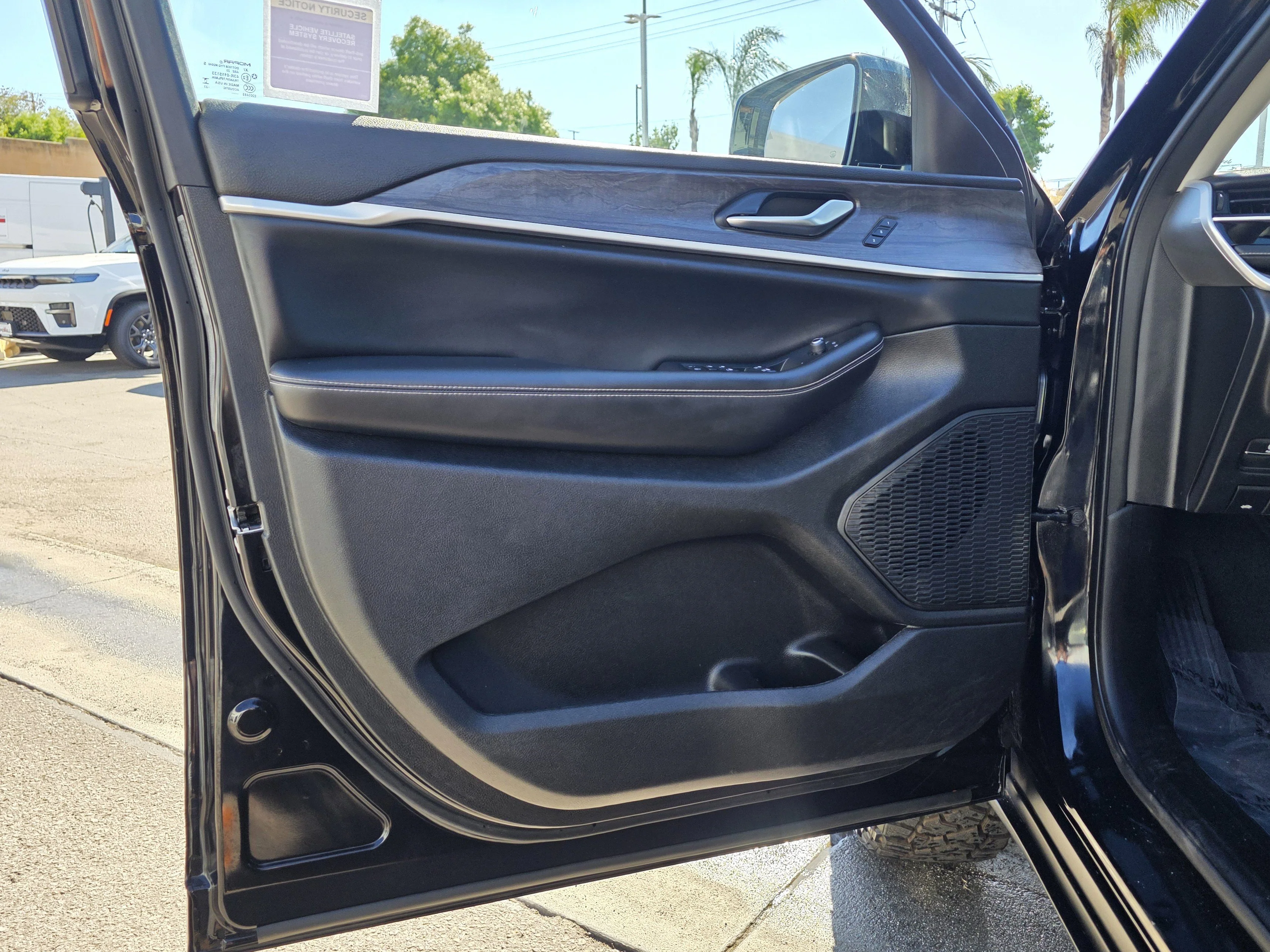 Certified Used 2023 Diamond Black Jeep Limited image 11