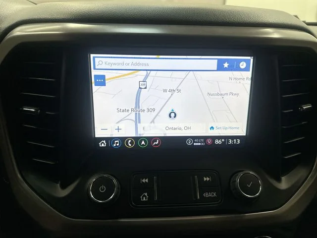 Used 2023 White GMC AT4 image 21