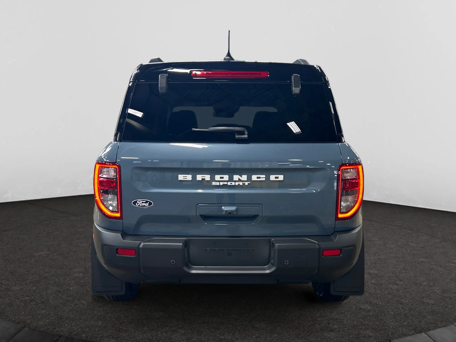 New 2026 Azure Grey Metallic Tri-Coat Ford Outer Banks image 4