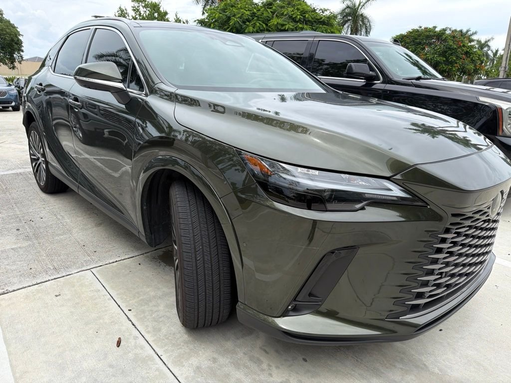 Used 2025 Green Pearl Lexus  image 6