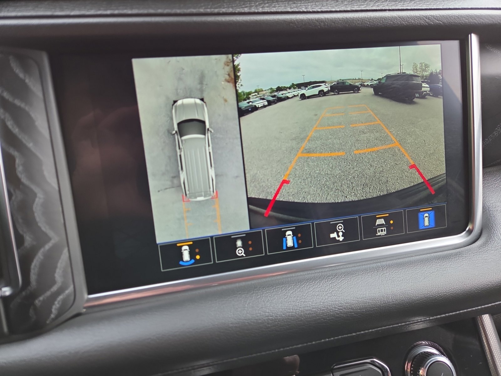 2024 GMC Yukon XL Denali - Photo 21
