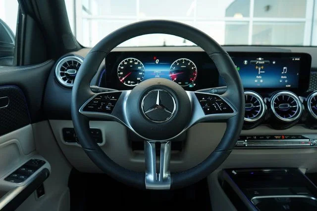 Used 2026  Mercedes-Benz GLB 250 image 18