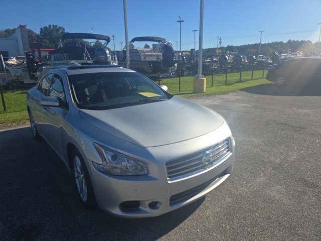 Used 2010 Silver Nissan 3.5 S image 1