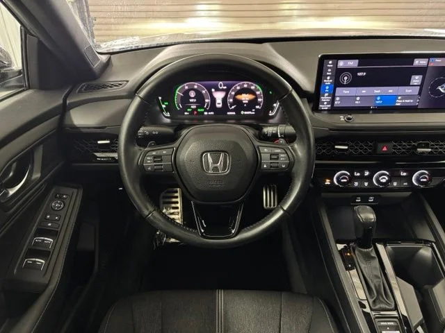 Used 2023 Lunar Silver Metallic Honda Sport image 15