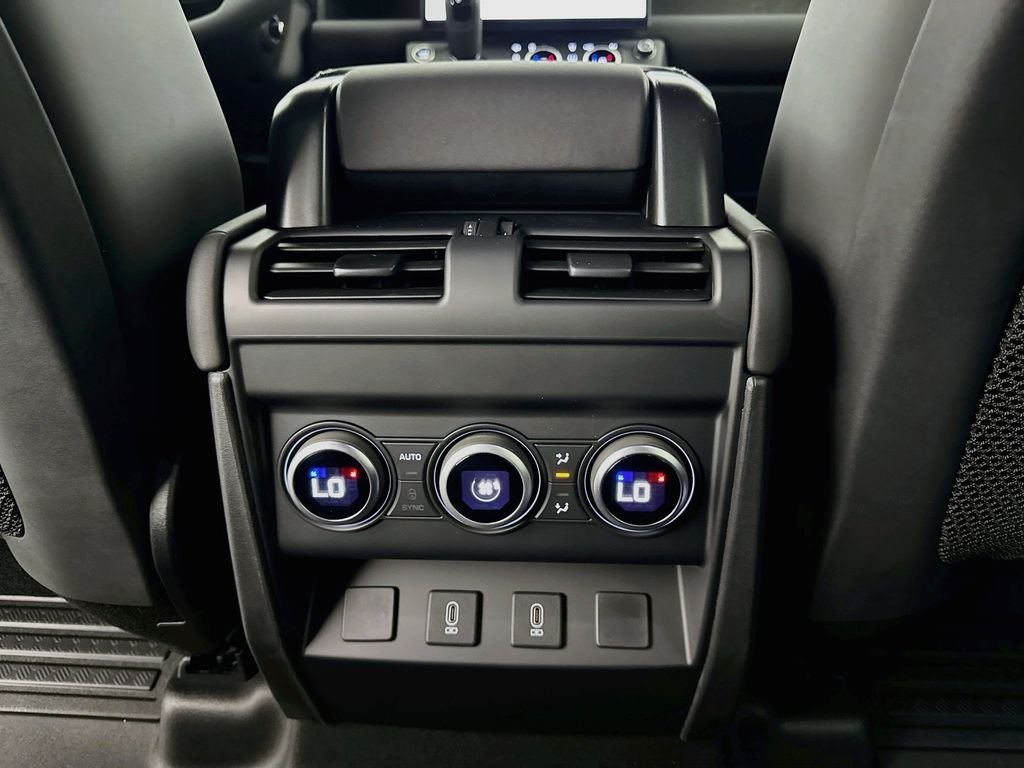 New 2026 Woolstone Green Land Rover X-Dynamic SE image 26