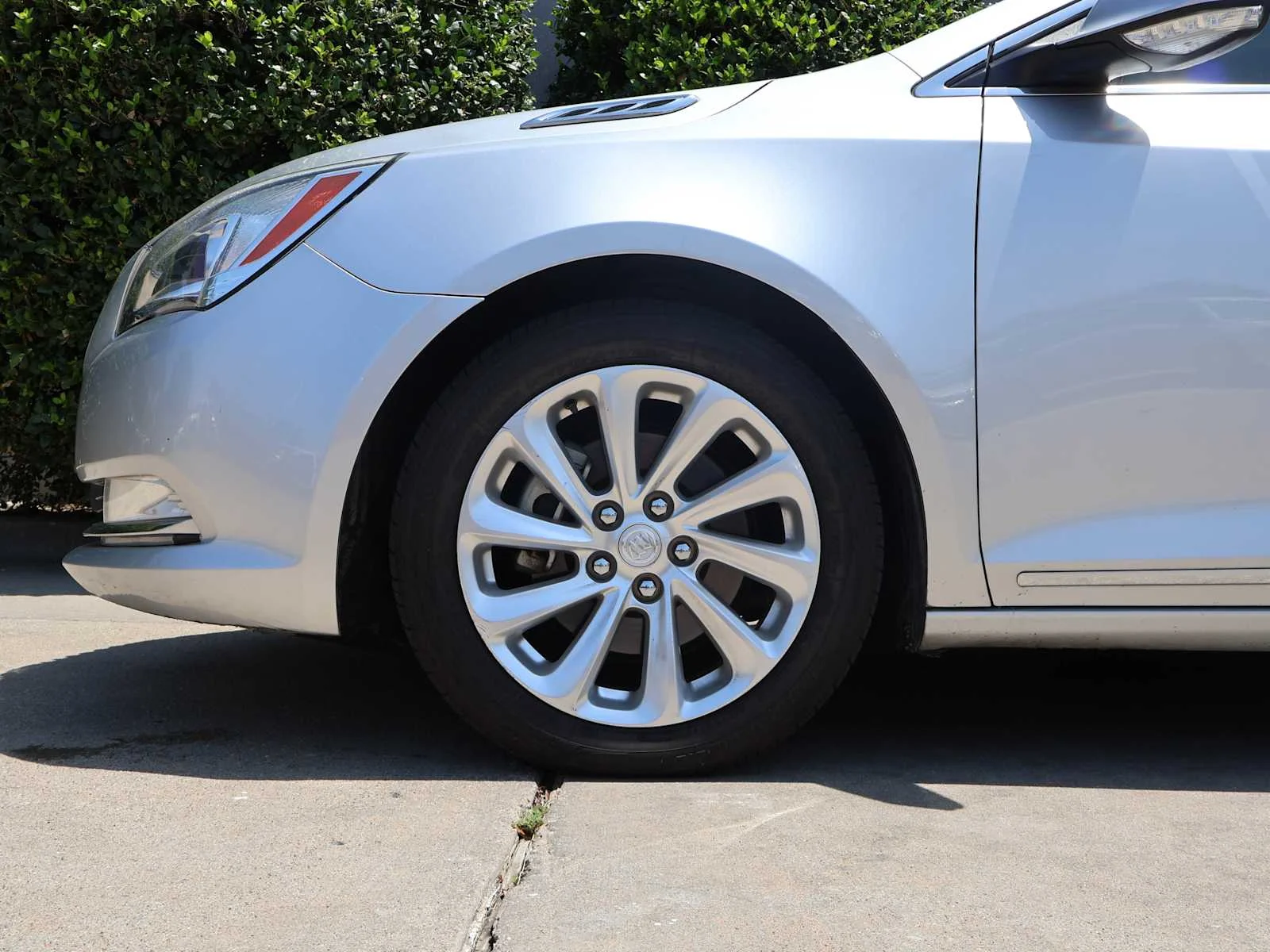 Used 2016 Quicksilver Metallic Buick Leather image 6