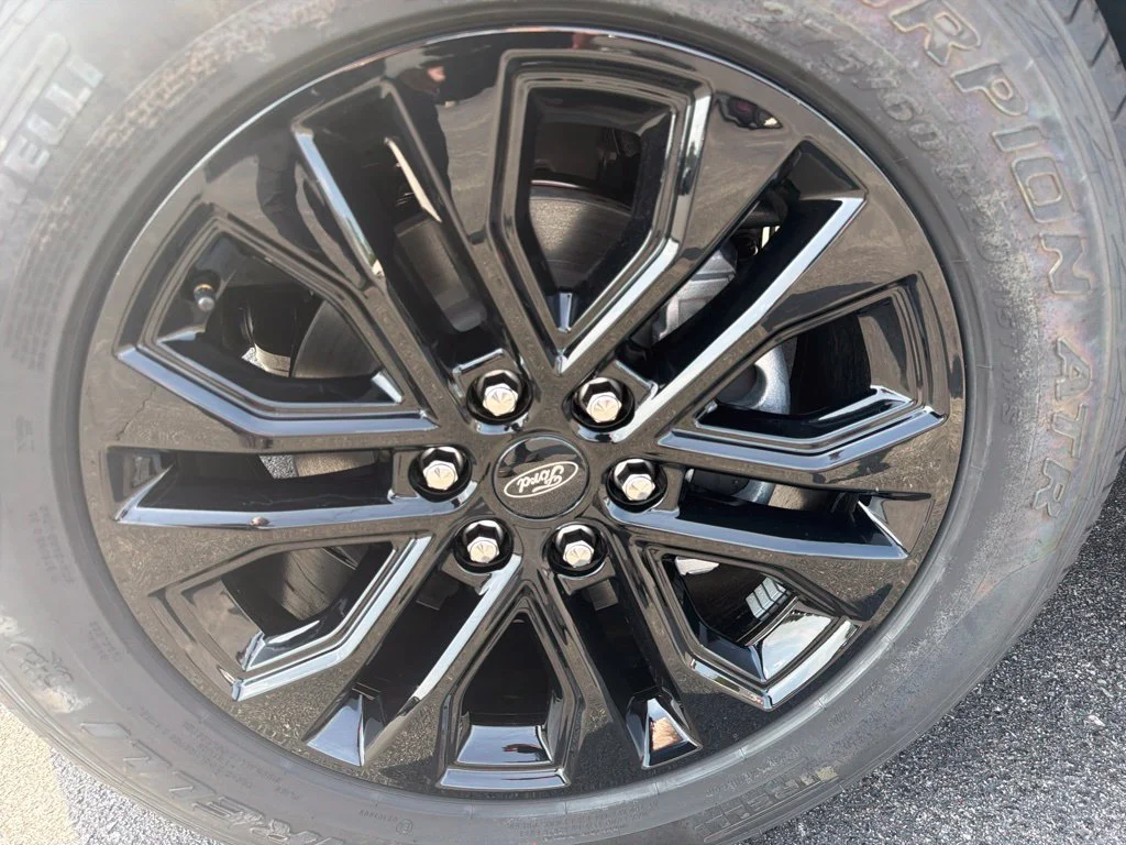 New 2026 Avalanche Ford XLT image 9