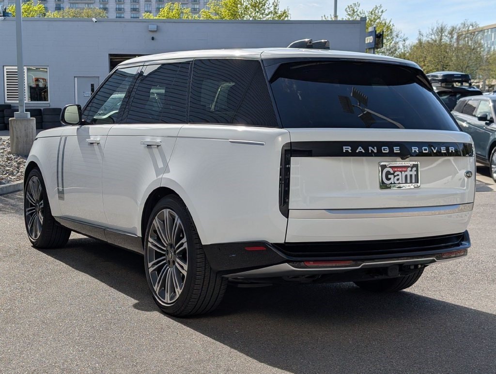 Used 2023 Fuji White Land Rover Autobiography image 7