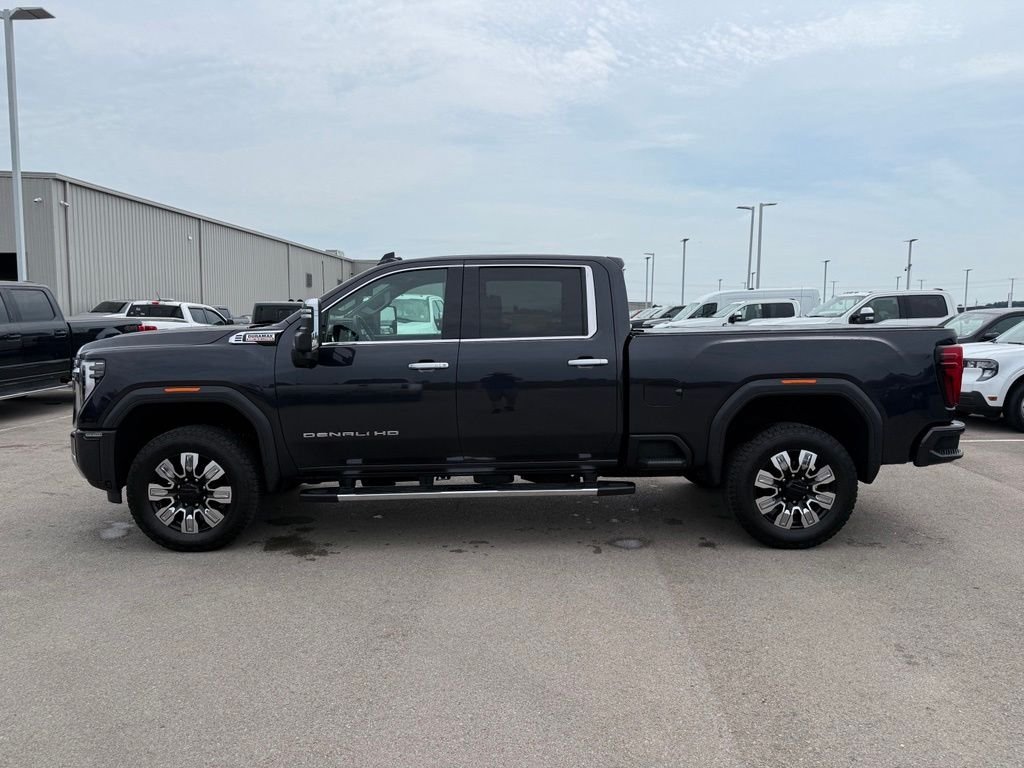 Used 2025 Silver GMC Denali image 22