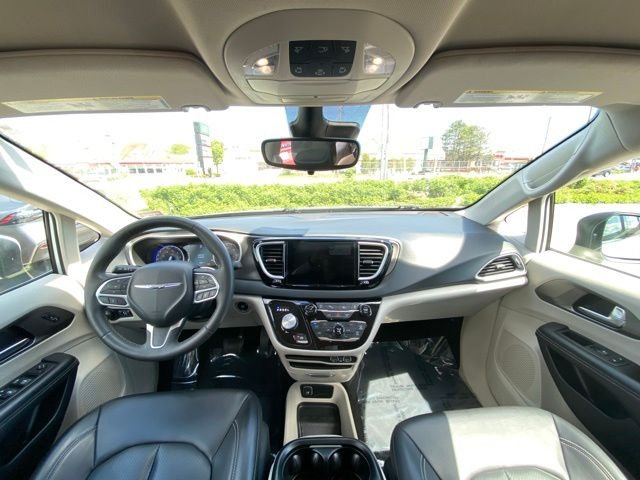 Used 2023 Bright White Clearcoat Chrysler Touring L image 40