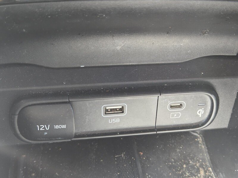 Used 2023 White Kia S image 16