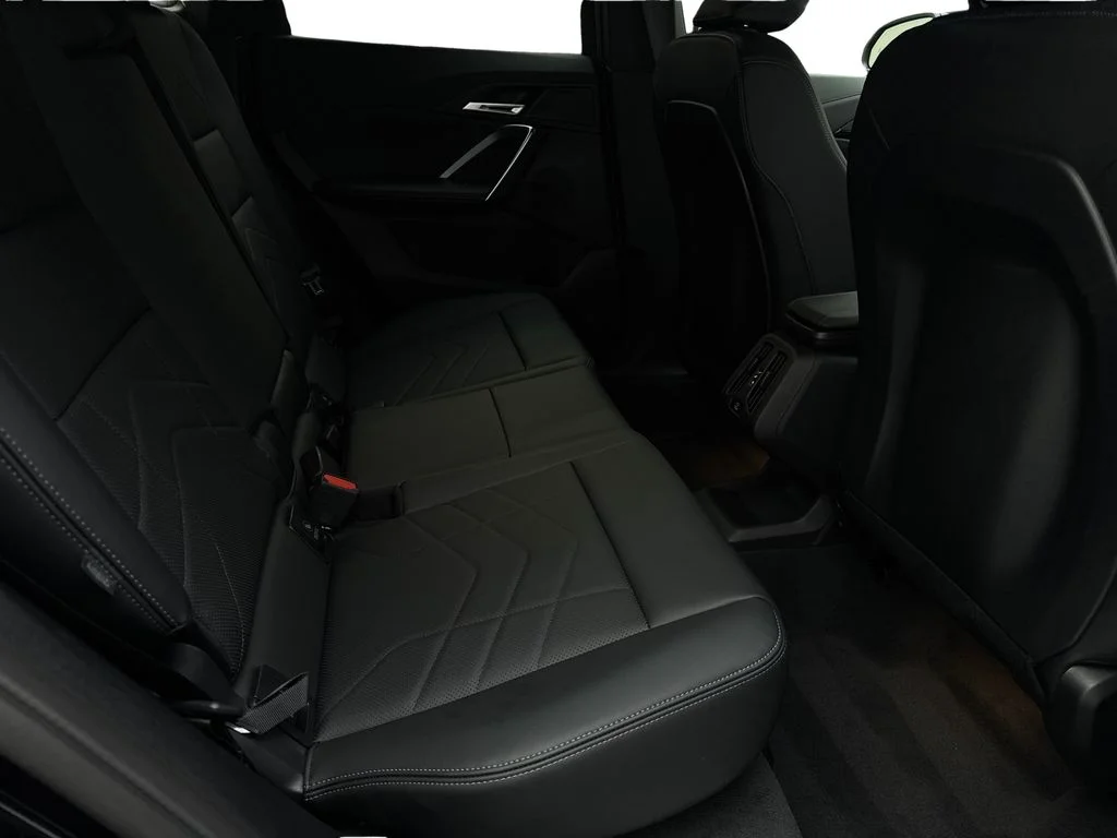 Used 2026 Black BMW xDrive28i image 40