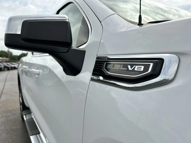 Used 2022 Summit White GMC SLE image 16
