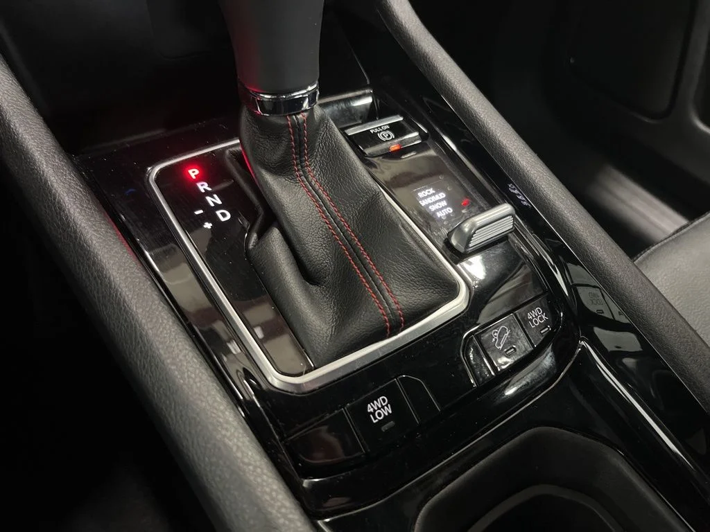 Used 2023 Silver Jeep Trailhawk image 15