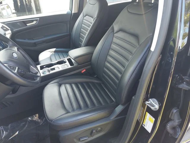 Used 2022 Black Ford SEL image 15