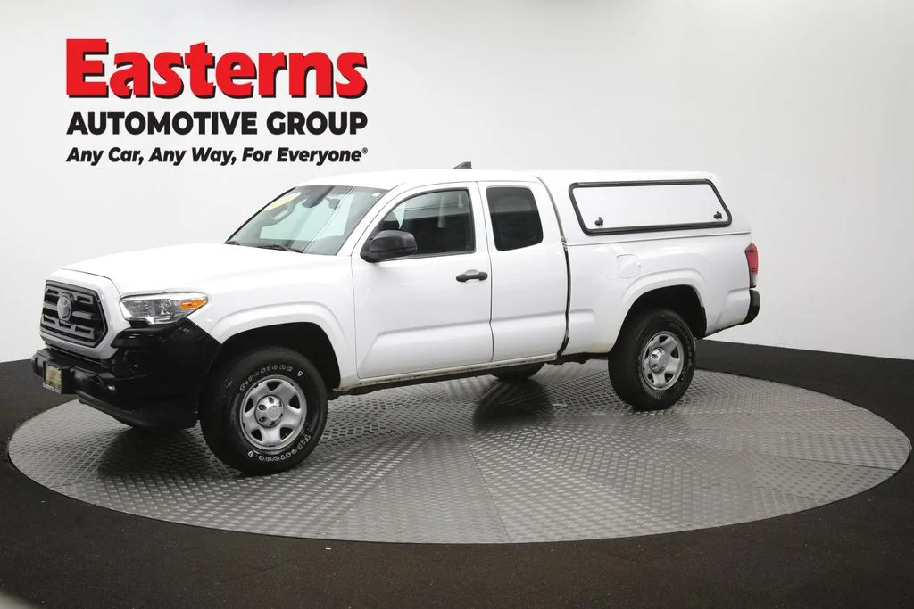 Used 2018 White Toyota SR image 55
