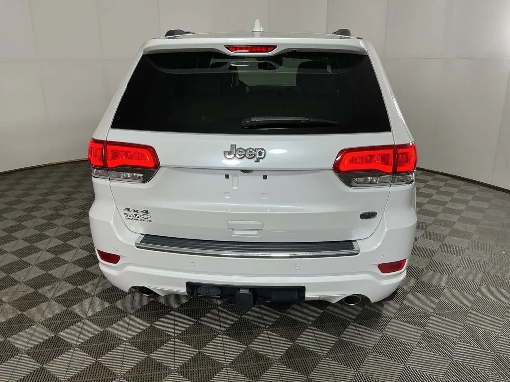 Certified Used 2020 White Jeep Overland image 10