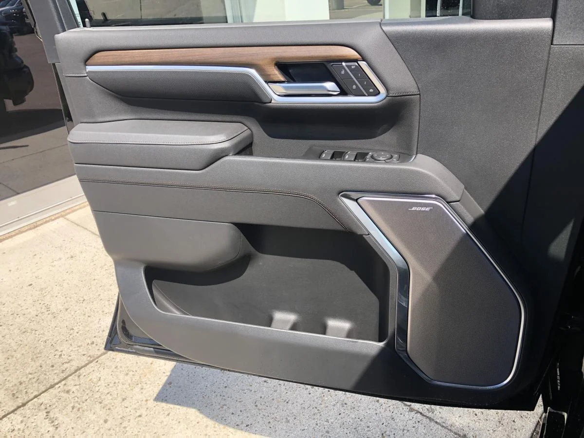 New 2026 Black Chevrolet 4wd Crew Cab 159 image 18
