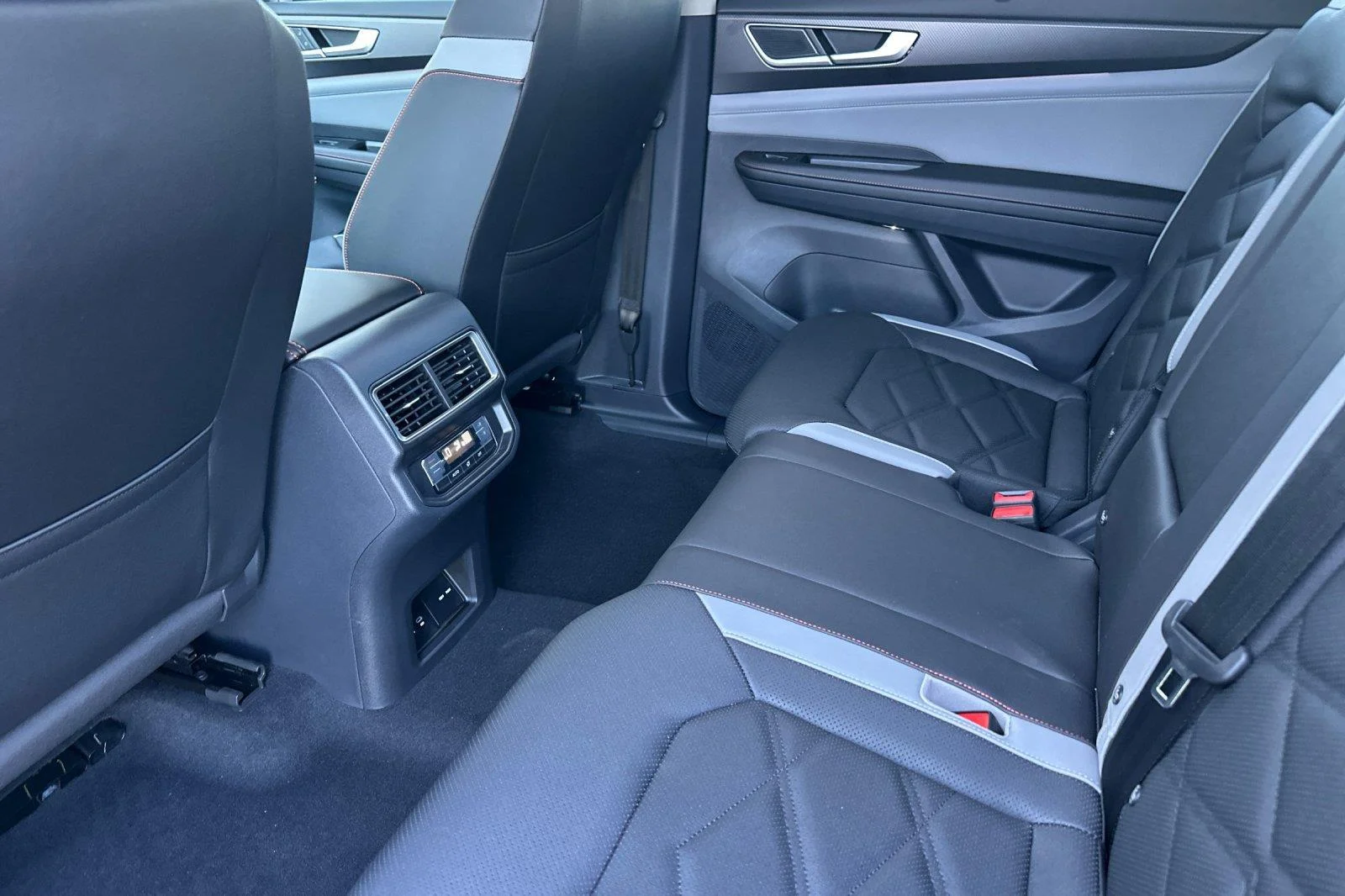 New 2026 Pure Gray Volkswagen 2.0T Peak Edition image 12