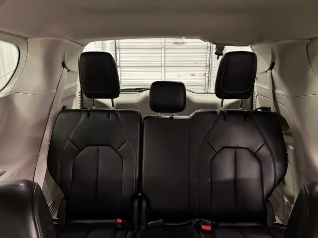 Used 2023 Black Chrysler Touring L image 20
