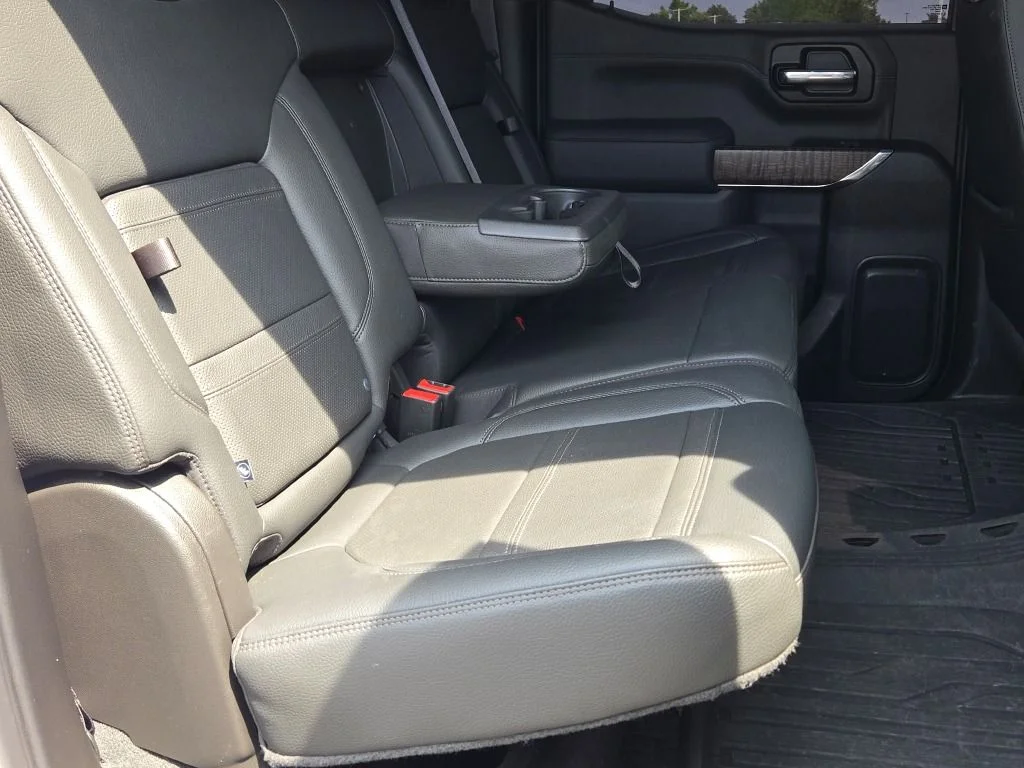 Used 2022 White GMC Denali image 11