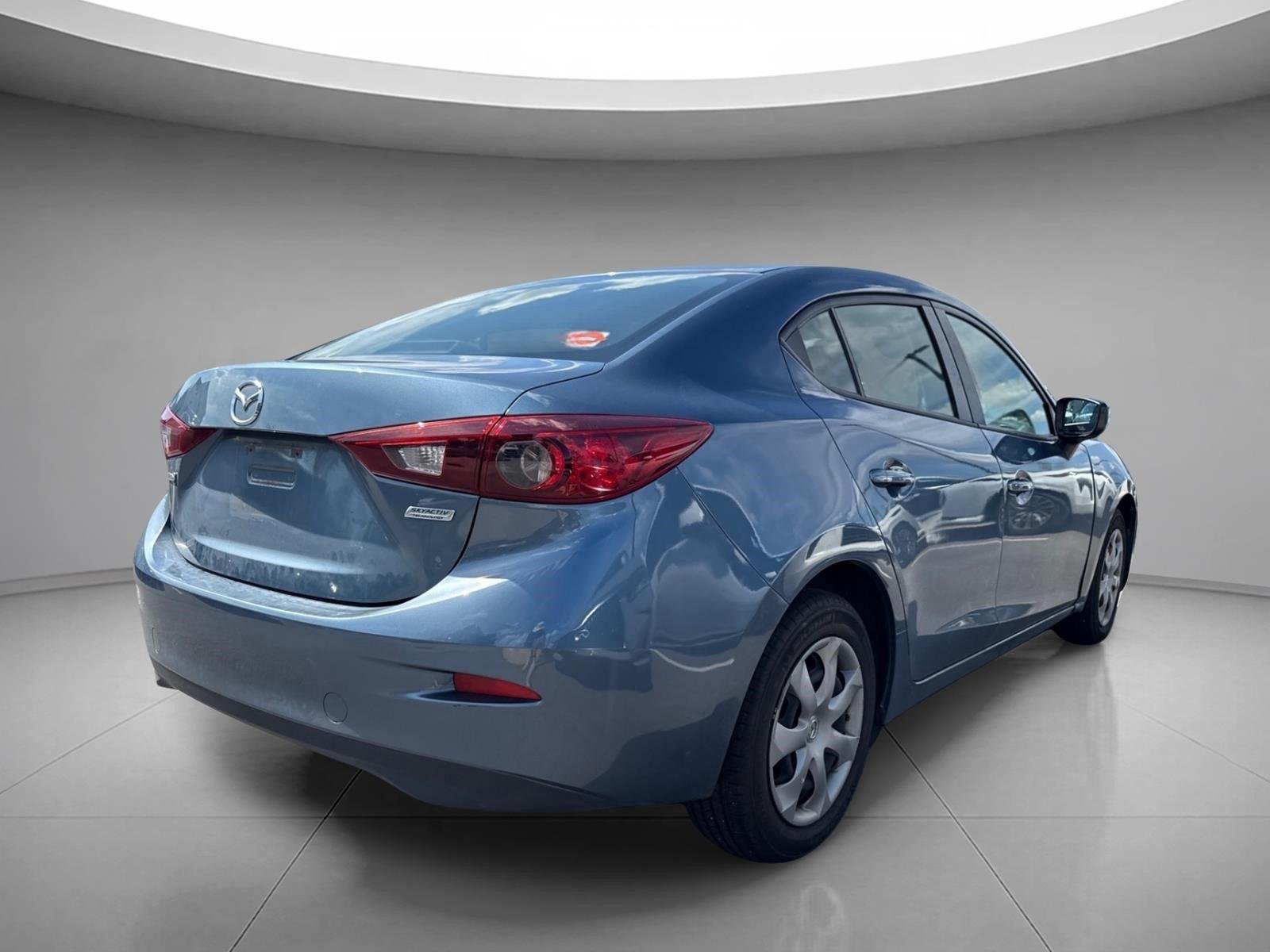 Used 2015 Blue Reflex Mica Mazda i Sport image 16