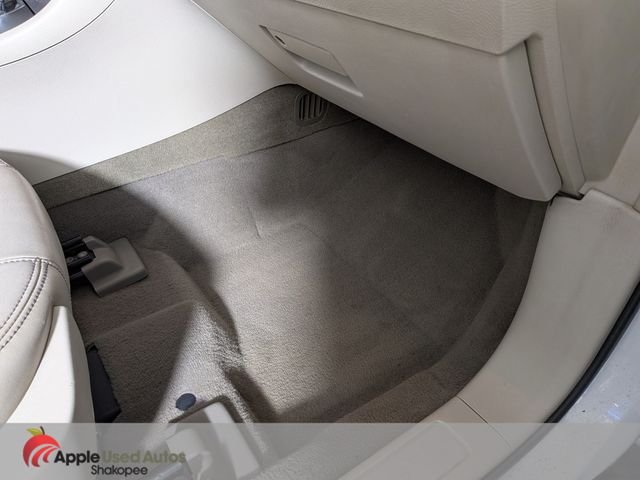 Used 2010 White Ford SEL image 38