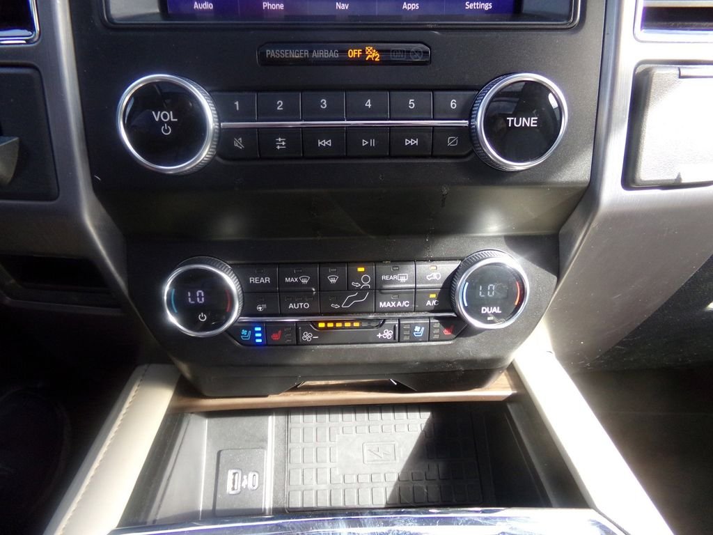 Used 2021 Black Metallic Ford Platinum image 21