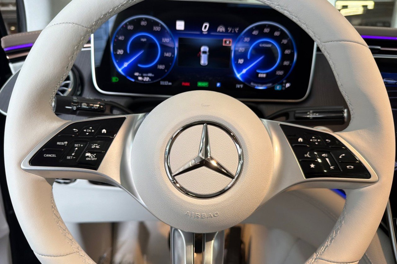 New 2027 Black Mercedes-Benz EQE 320 4MATIC® SUV image 22