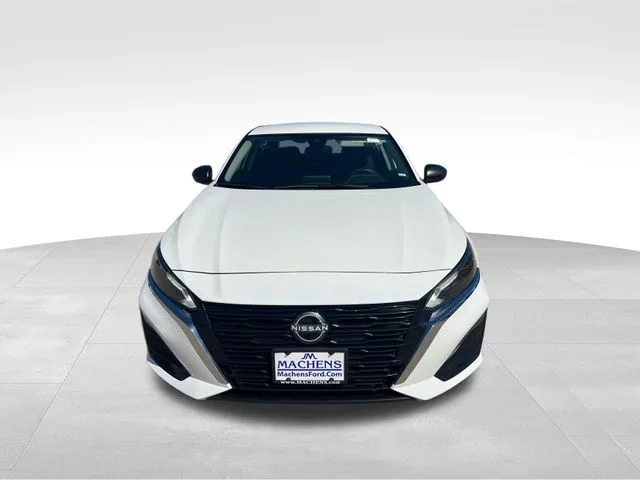 Used 2025 White Nissan 2.5 SV image 14