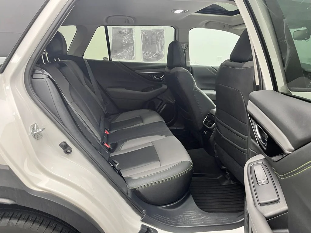 Used 2023 White Subaru Onyx Edition image 37
