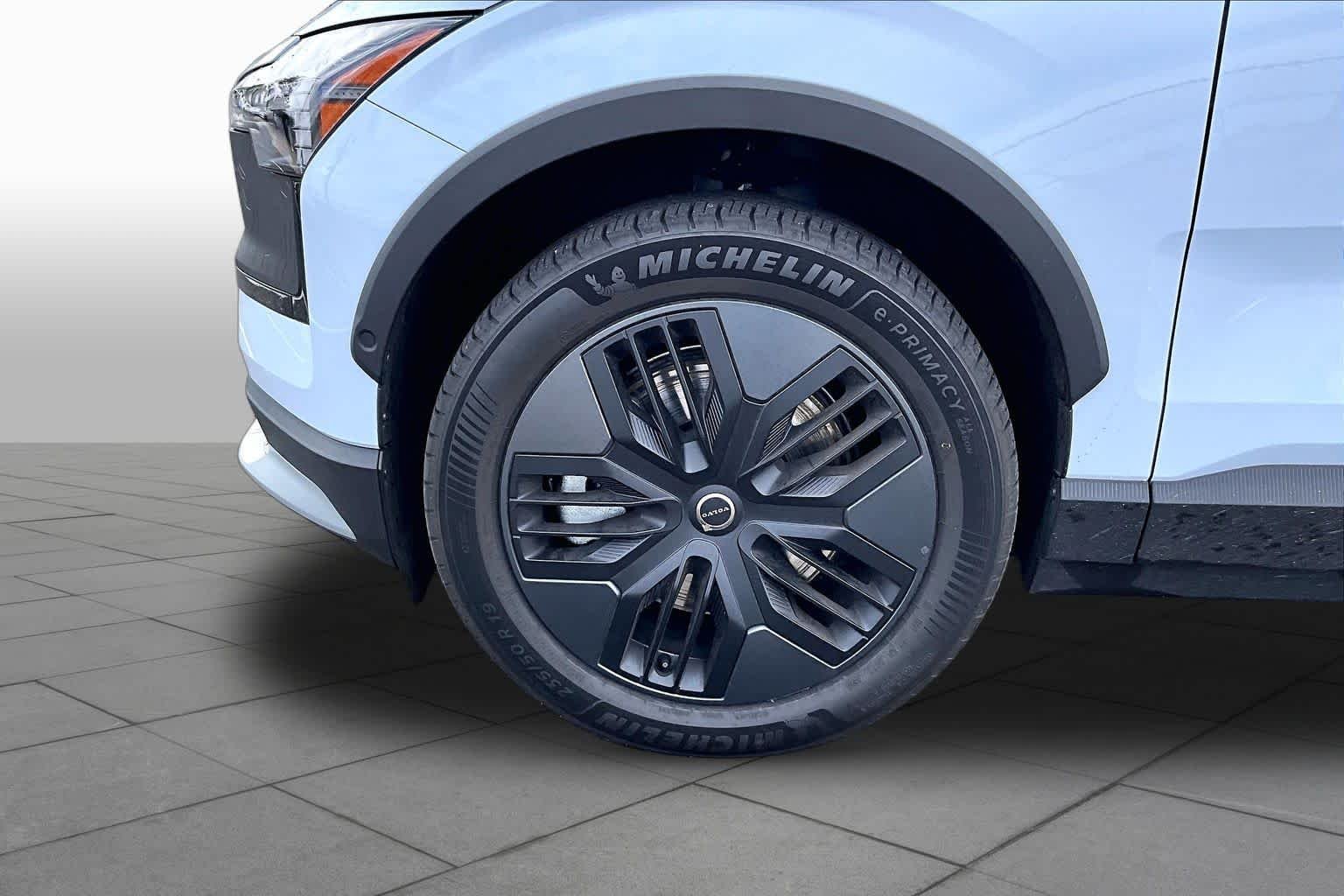Used 2026 Cloud Blue Volvo Cross Country Ultra image 9