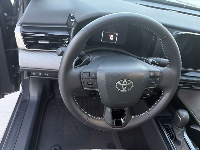 2025 Toyota Camry SE - Photo 16