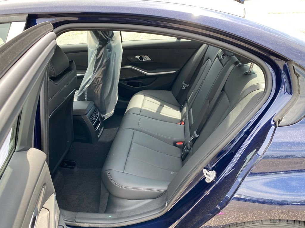 New 2026 Tanzanite Blue II Metallic BMW 330i xDrive image 7
