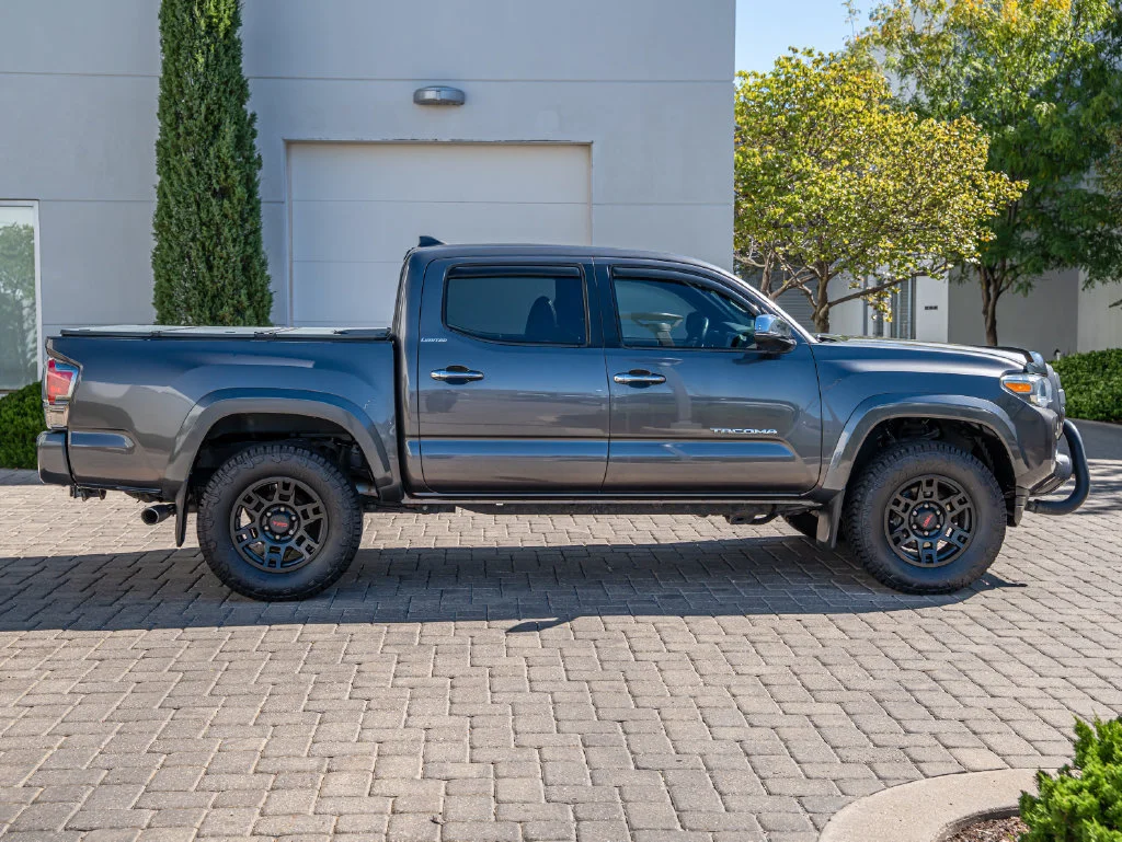 Used 2016 Magnetic Gray Metallic Toyota Limited image 11