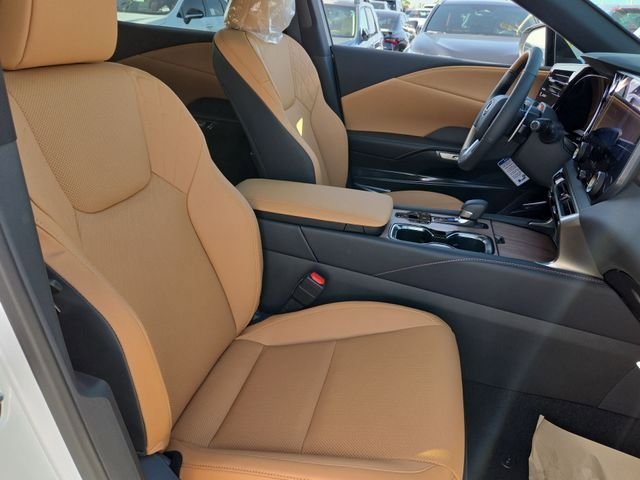 New 2026 Eminent White Pearl Lexus PREMIUM image 32