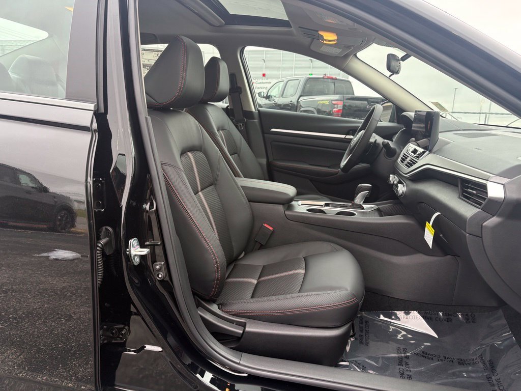New 2026 Black Nissan 2.5 SR image 18