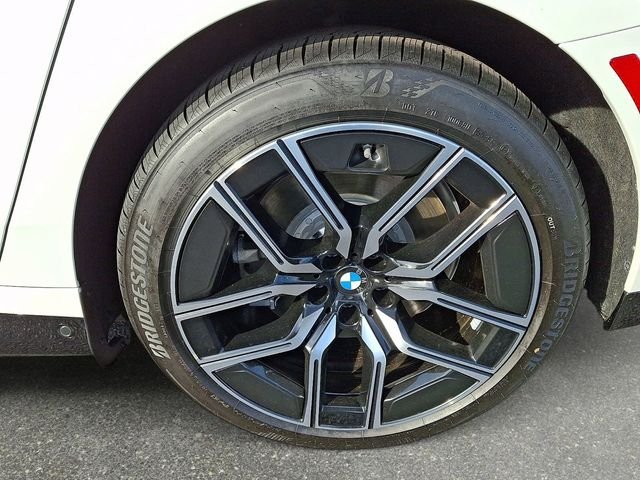 2026 BMW 7 Series 750e - Photo 8