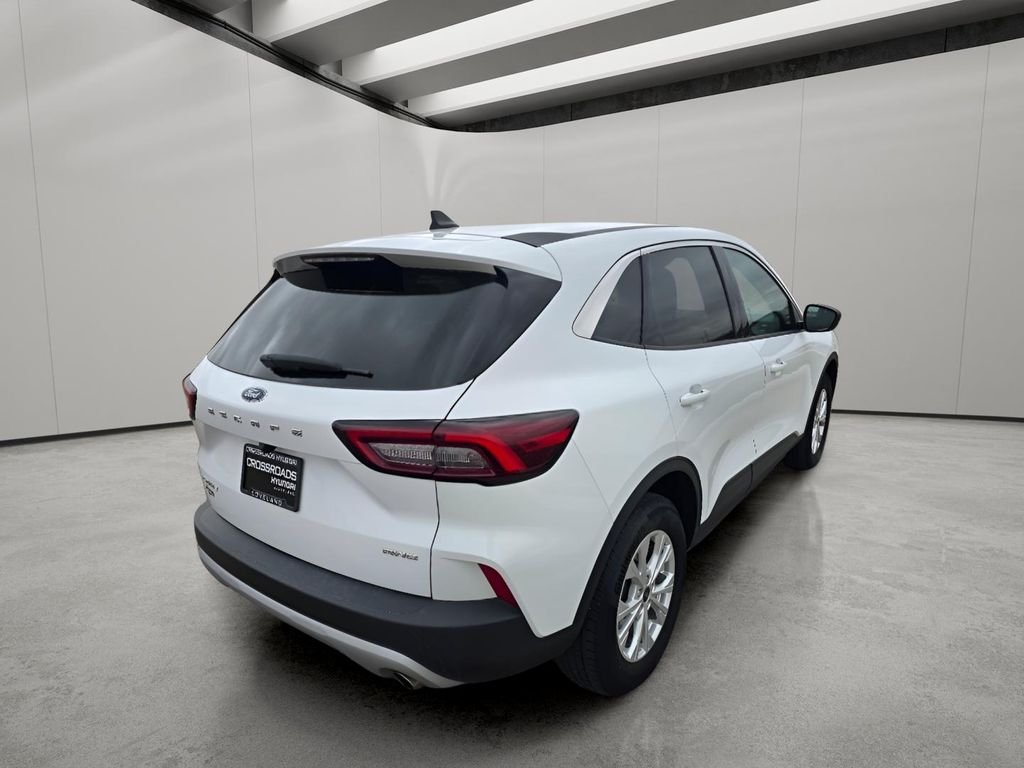 Used 2024 Oxford White Ford Active image 5