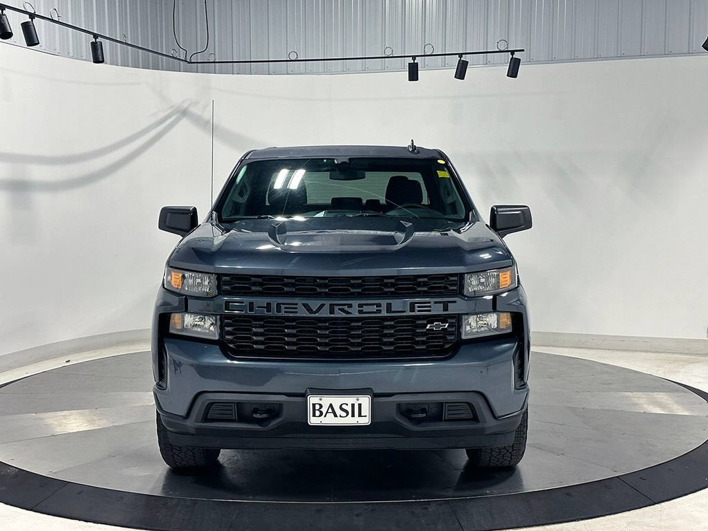 Used 2020 SHADOW GRAY METALLIC Chevrolet Custom image 9
