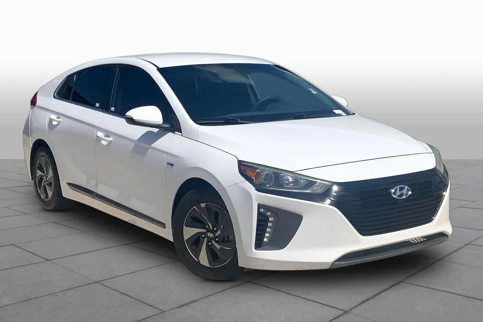Pre-Owned 2017 Hyundai Ioniq Hybrid SEL