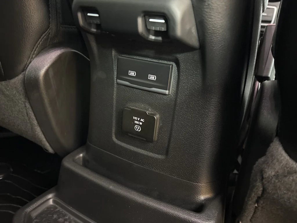 Used 2022 Silver Zynith Clearcoat Jeep Unlimited Sahara image 17