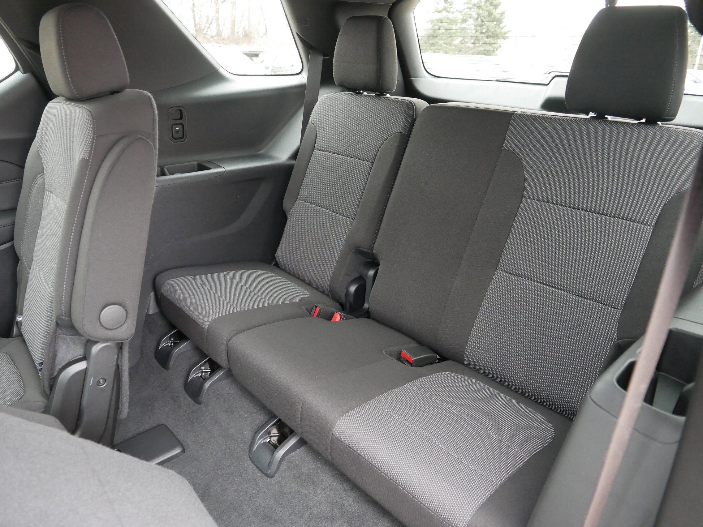 Used 2023 Summit White Chevrolet LT Cloth image 35