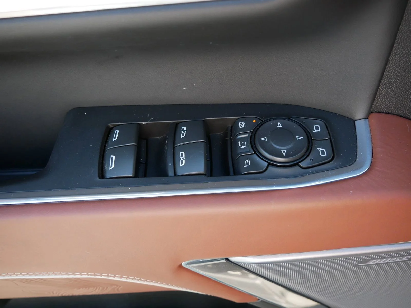 Used 2025 Sterling Metallic GMC Denali Ultimate image 17