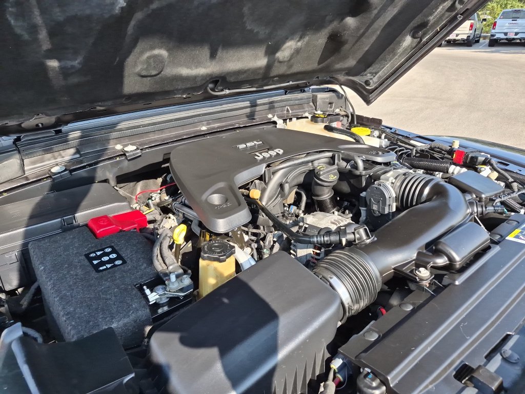 Used 2018 Gray Jeep Unlimited Rubicon image 19
