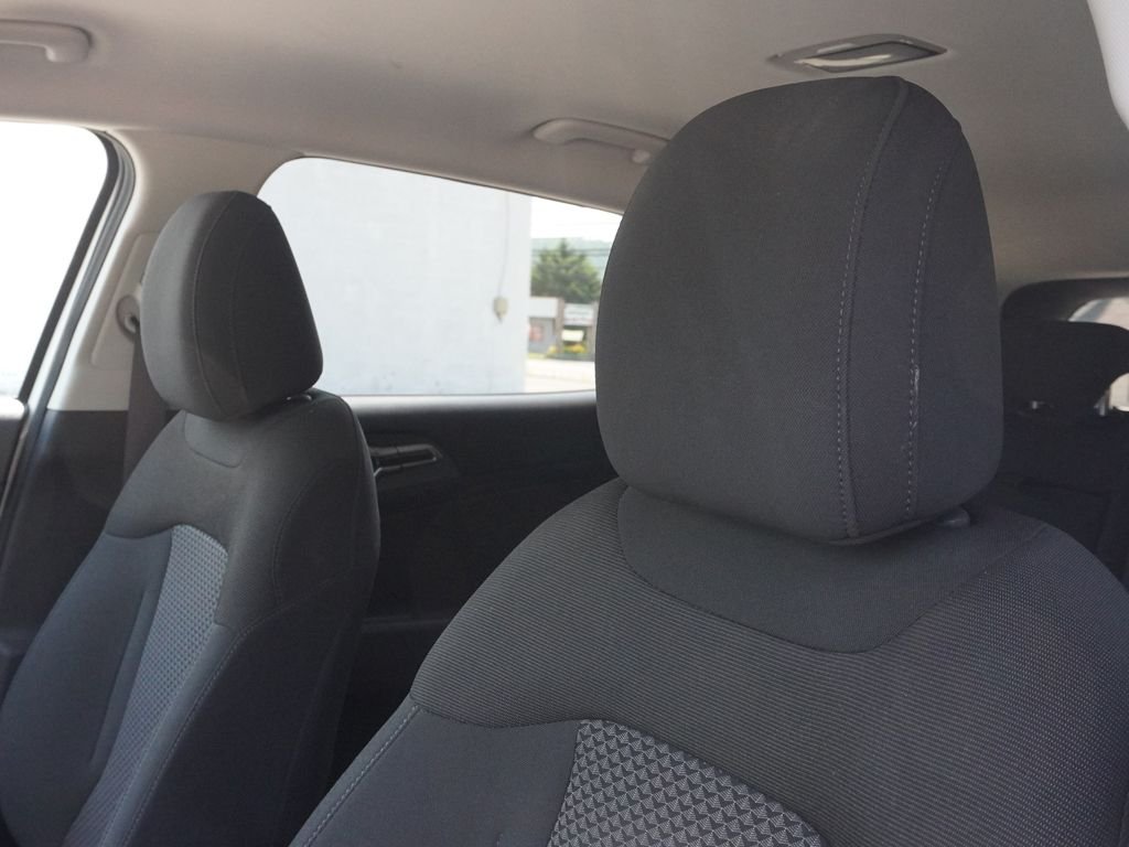 Used 2023 White Kia LX image 23